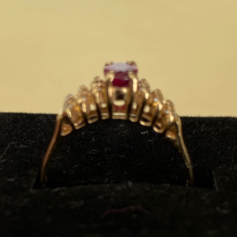 Luxurious Solid 14k Gold Oval Red Ruby 18 Diamond… - image 5
